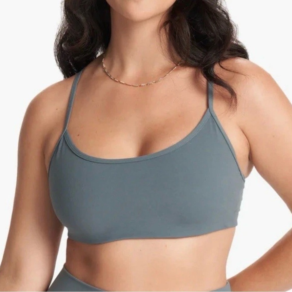 Vuori  all the feels sports bra size s/m
